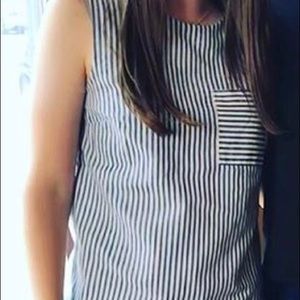 Sleeveless stripped blouse